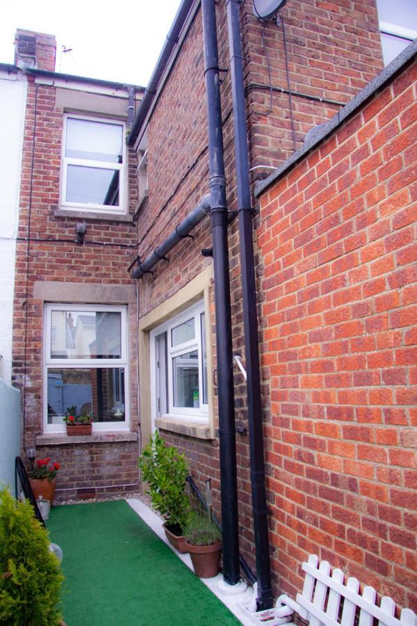 Beautiful Victorian Terraced House Vila Eastbourne Exterior foto